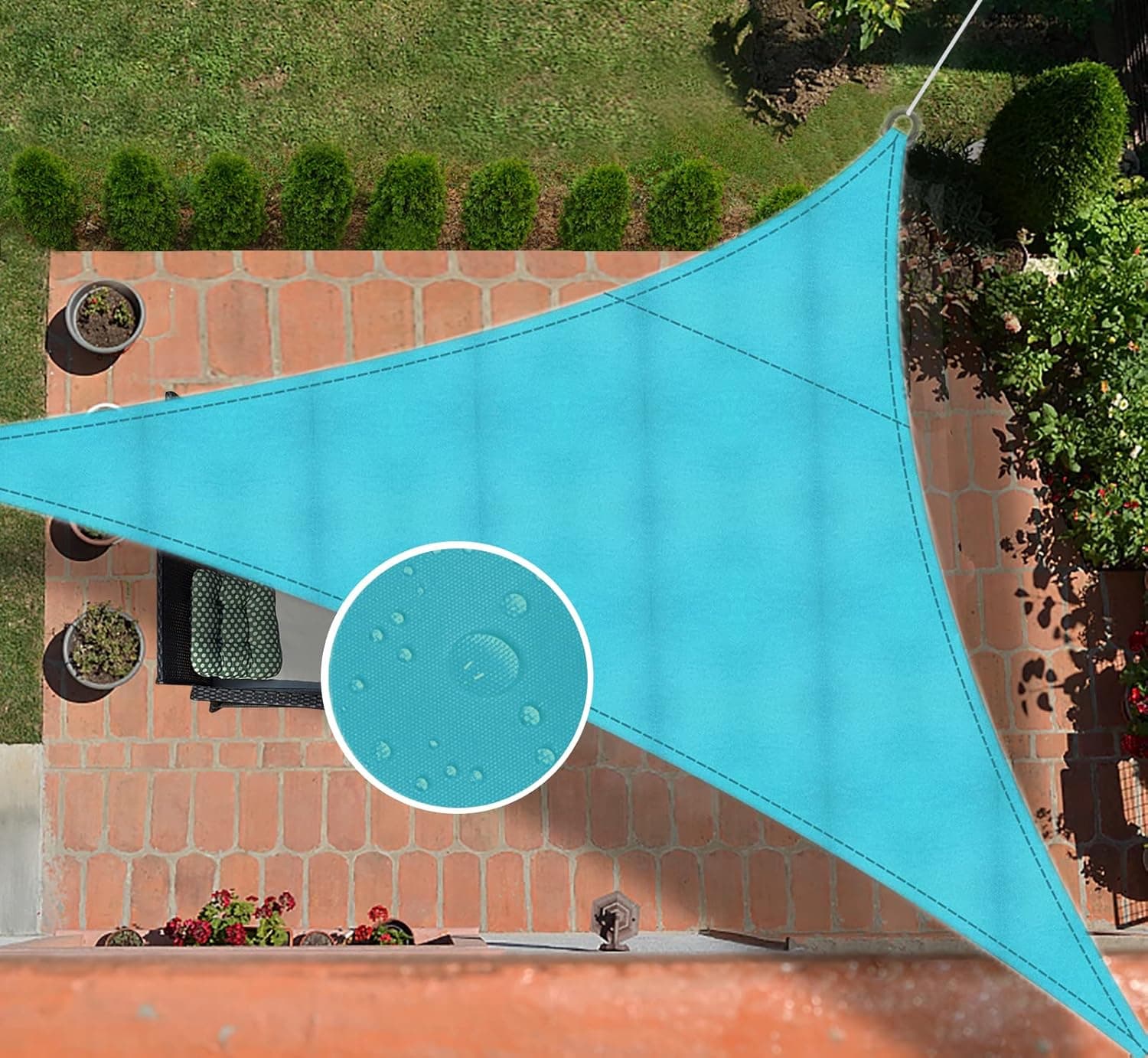 Voile pare-soleil triangulaire avec taux d’ombrage de 95 %