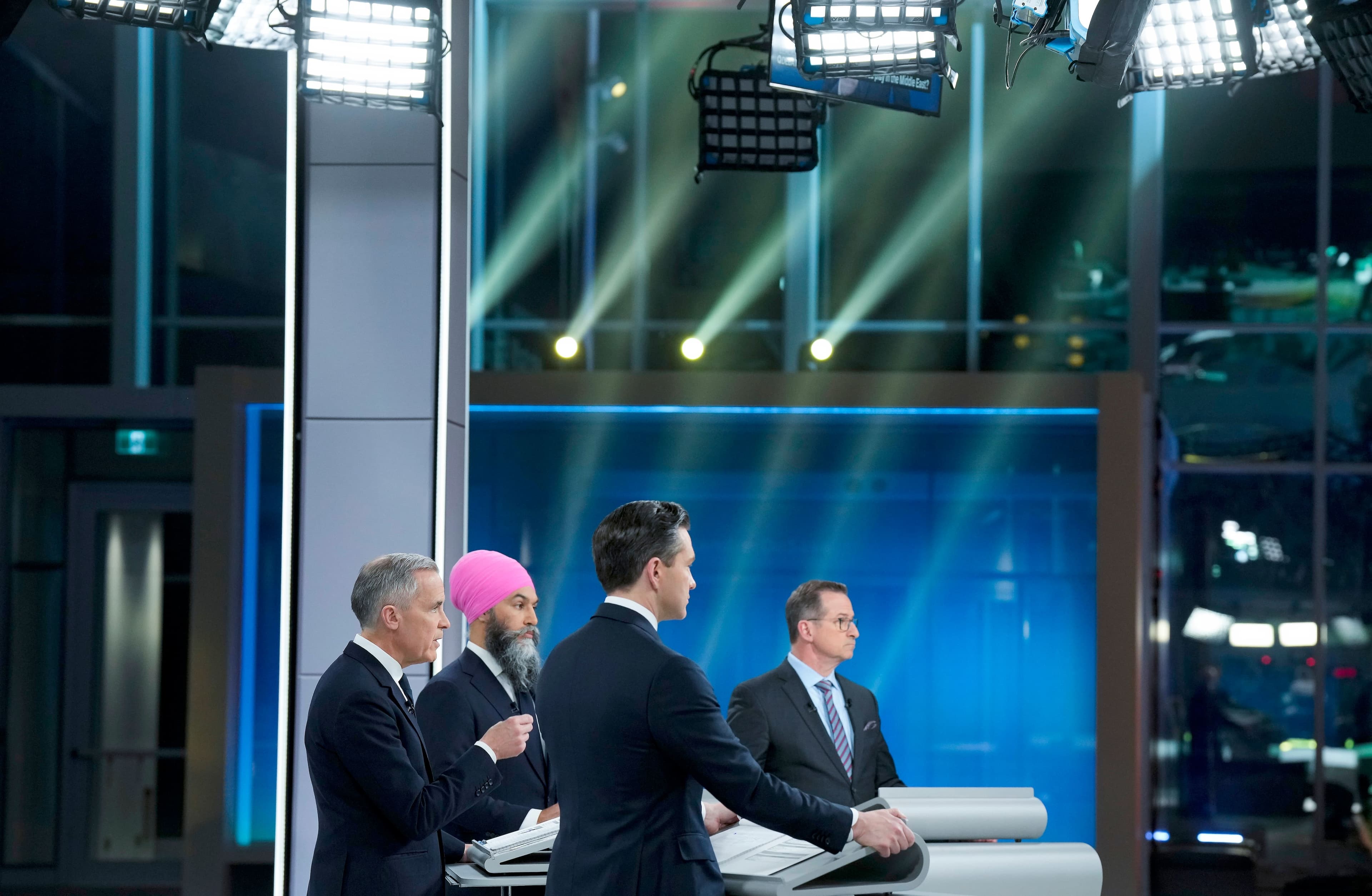 Les chefs des quatre principaux partis fédéraux lors du débat en anglais, le jeudi 17 avril 2025.