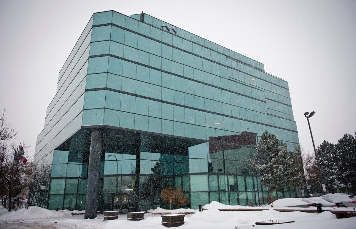 L’immeuble de MindGeek et PornHub, situé en bordure du boulevard Décarie à Montréal.