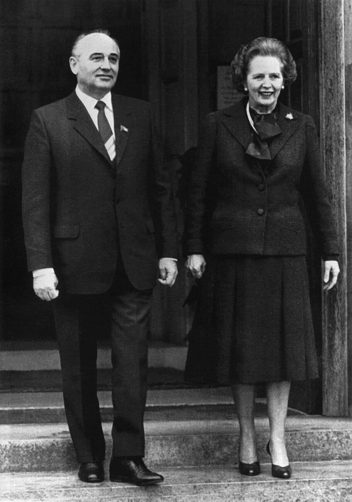 Mikhaïl Gorbachev, ex-président de l'URSS, et Margaret Thatcher, ancienne première ministre du Royaume-Uni, en 1984.
