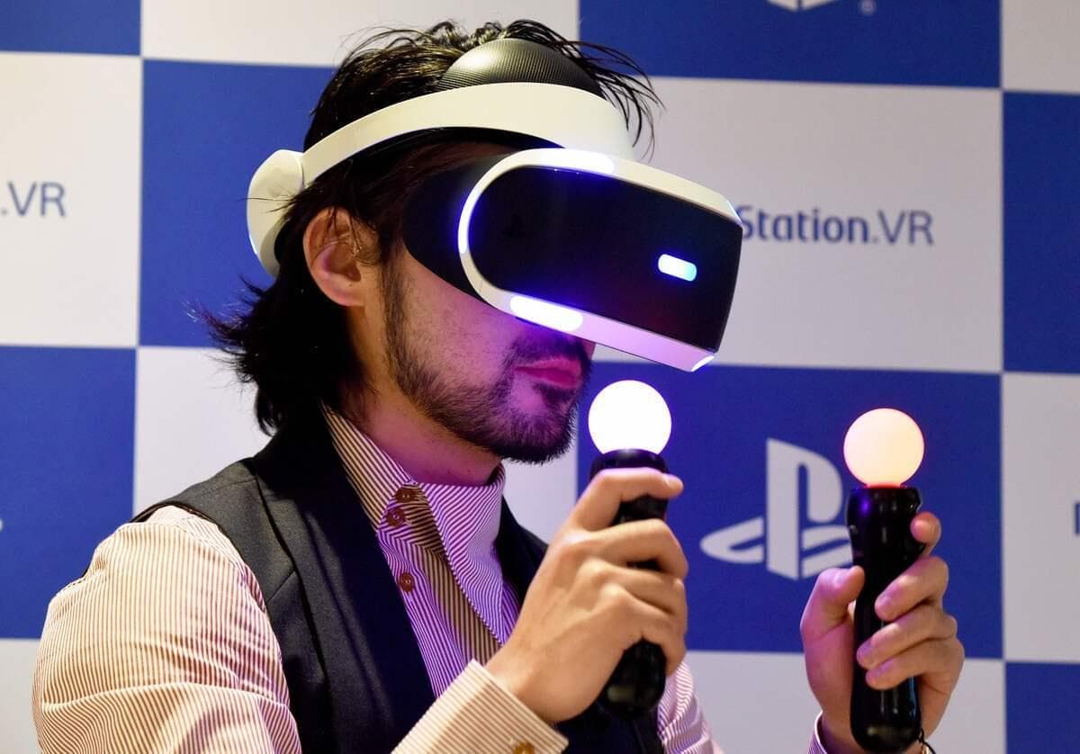 L'acteur japonais Takayuki Yamada lors du lancement du PlayStation VR, le 13 octobre 2016, à Tokyo