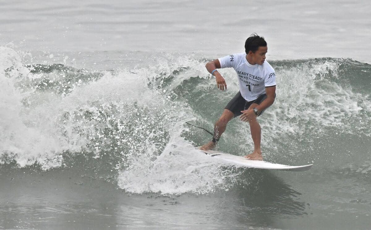 Test de surf à la plage Tsurigasaki, en 2019.