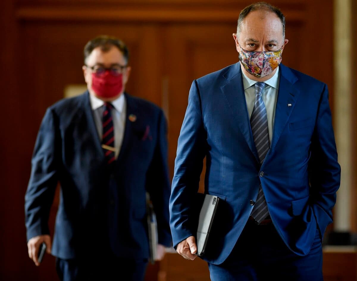 À quelques exceptions près, « en fin de compte, c’est toute la vallée du Saint-Laurent qui tourne au rouge », a résumé le ministre de la Santé, Christian Dubé, jeudi, lors d’un point de presse avec le directeur national de santé publique, le D,[object Object], Horacio Arruda.