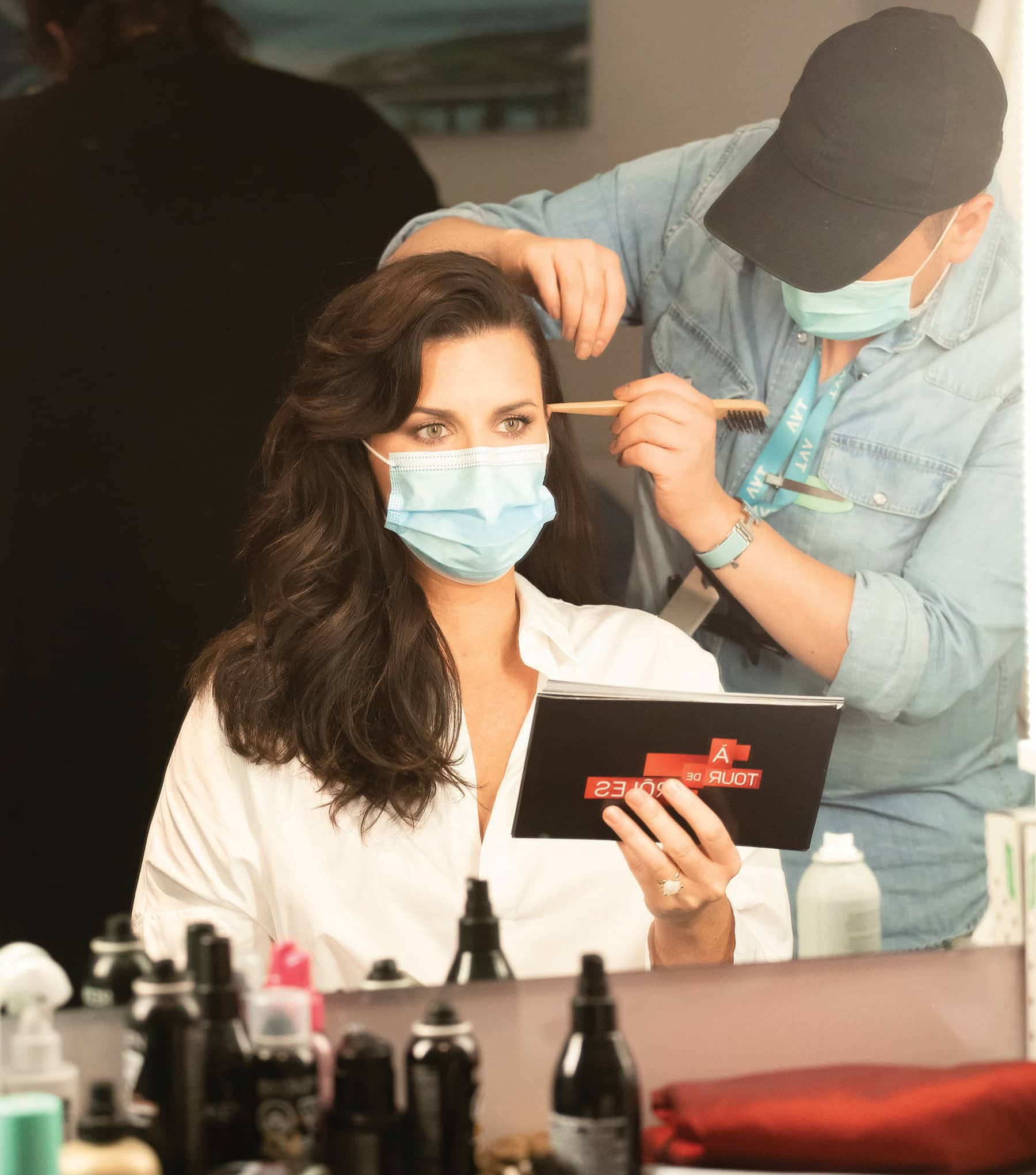 En ces temps de pandémie, on prend les précautions d’usage sur le plateau.