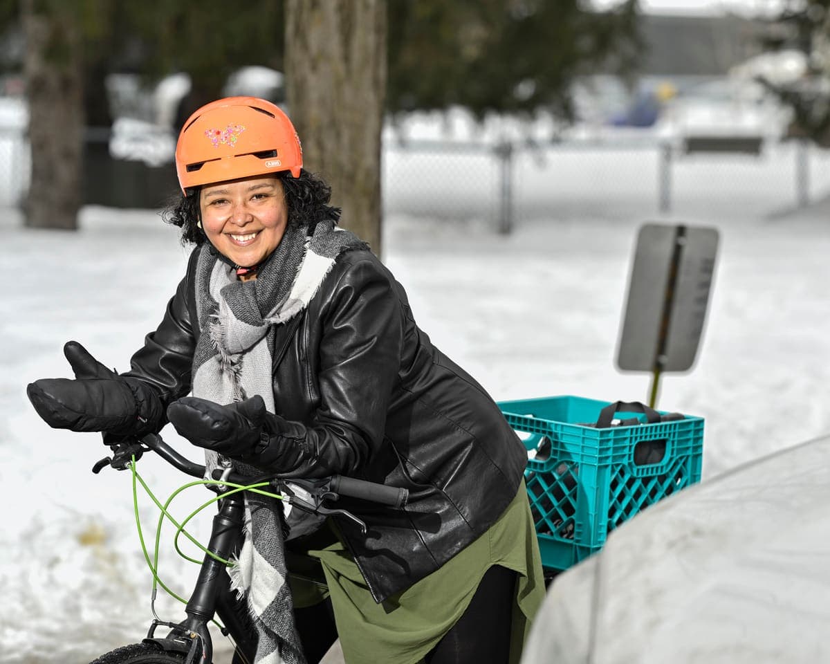 Maira L. Prado Landaeta a fait du vélo dès son premier hiver à Montréal.