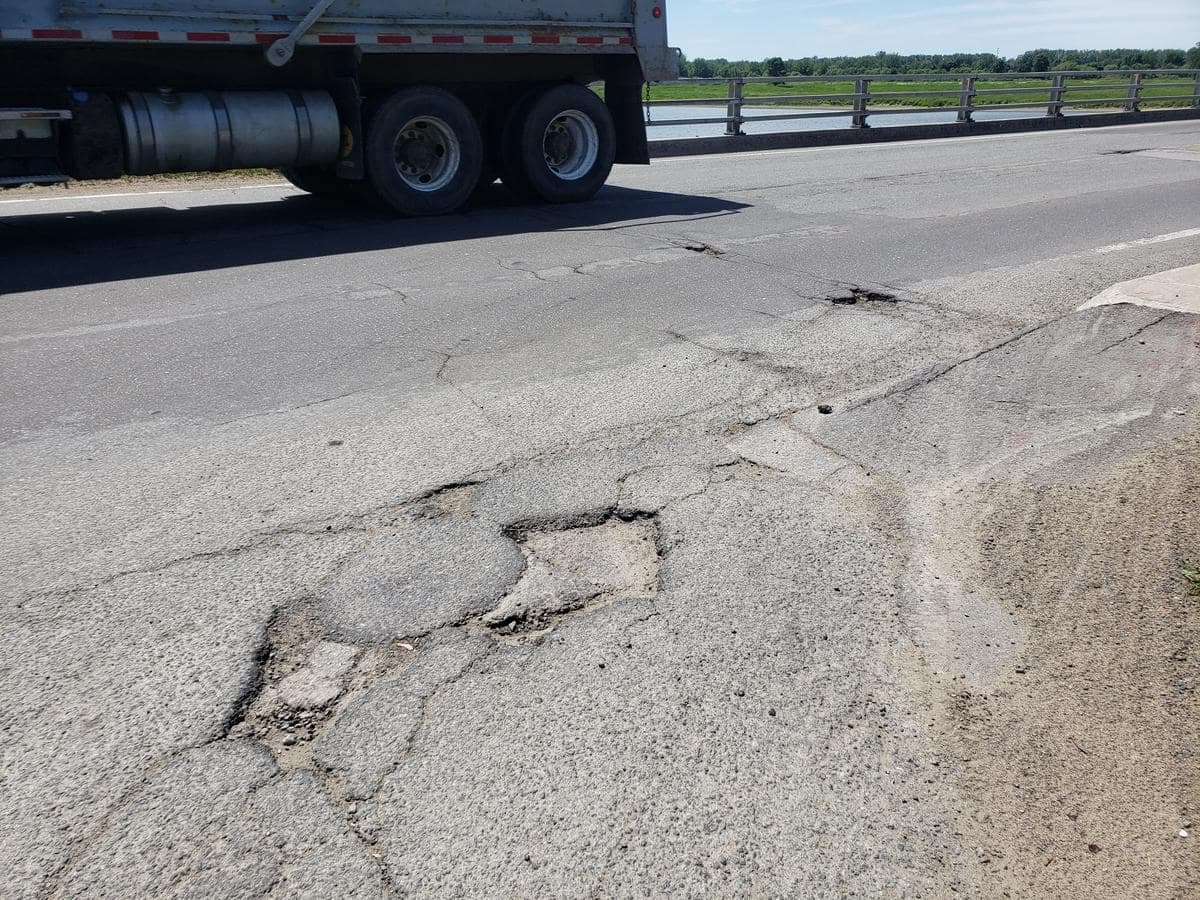 Nos routes en déroute: la route 158 à Saint-Ignace-de-Loyola inquiète dans cette municipalité de Lanaudière. Sur la photo prise en juin 2021: le pont au-dessus du ruisseau de l’île aux Castors.