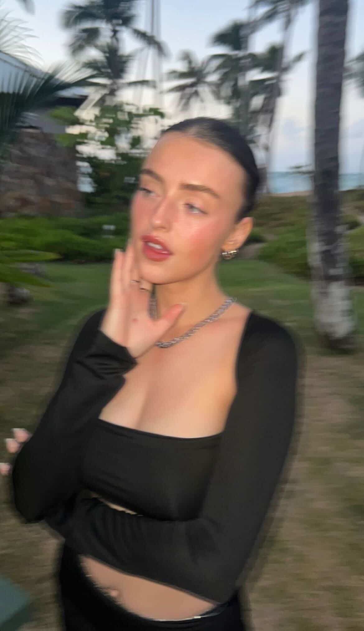 STORY INSTAGRAM / ALICIA MOFFET