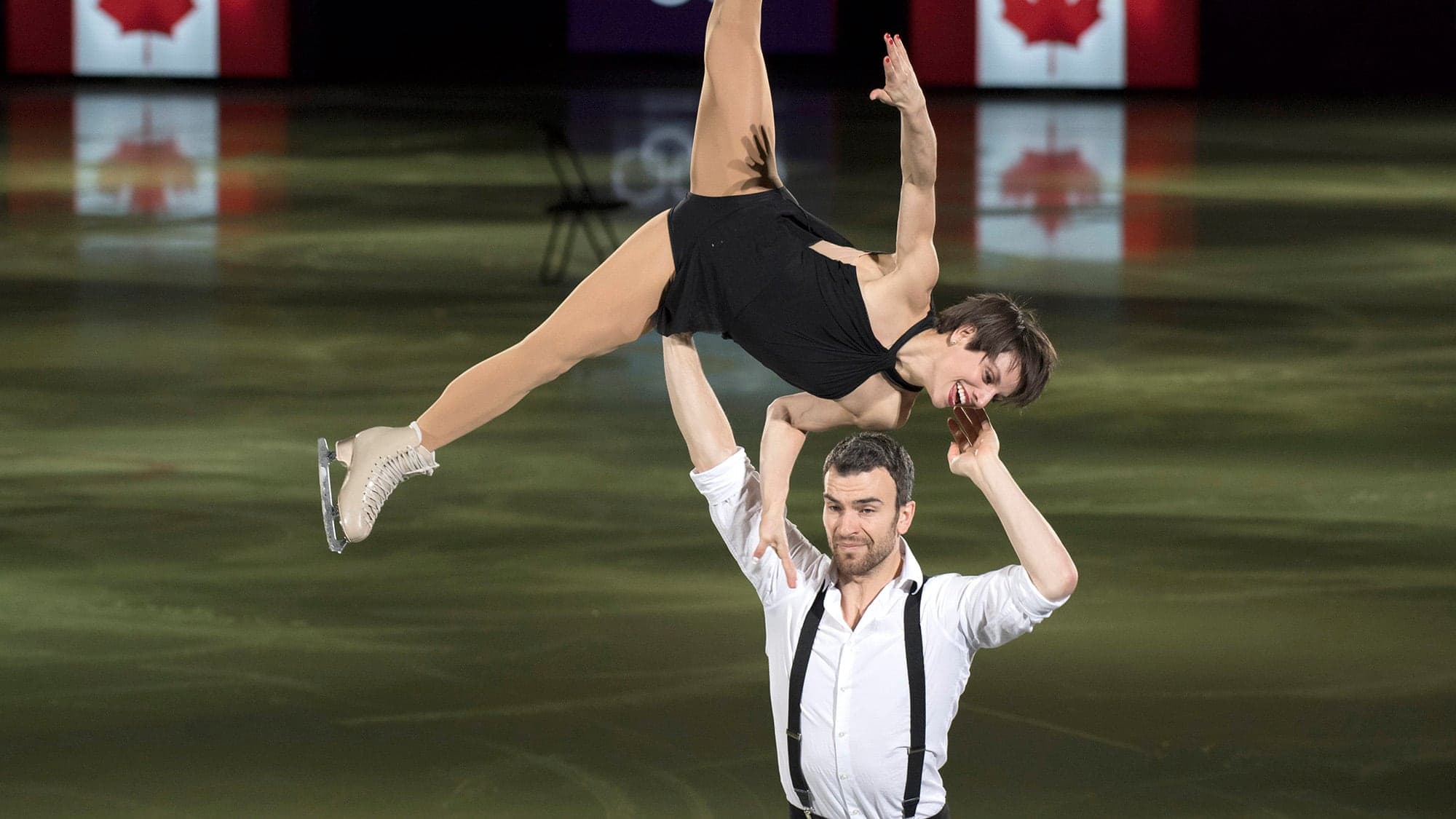 Meagan Duhamel et son partenaire Eric Radford lors du gala de patinage artistique aux Jeux de PyeongChang en 2018.