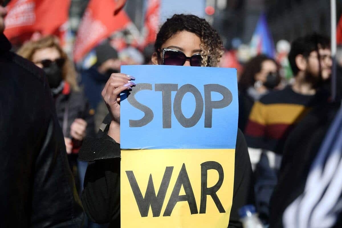 Une manifestante à Rome