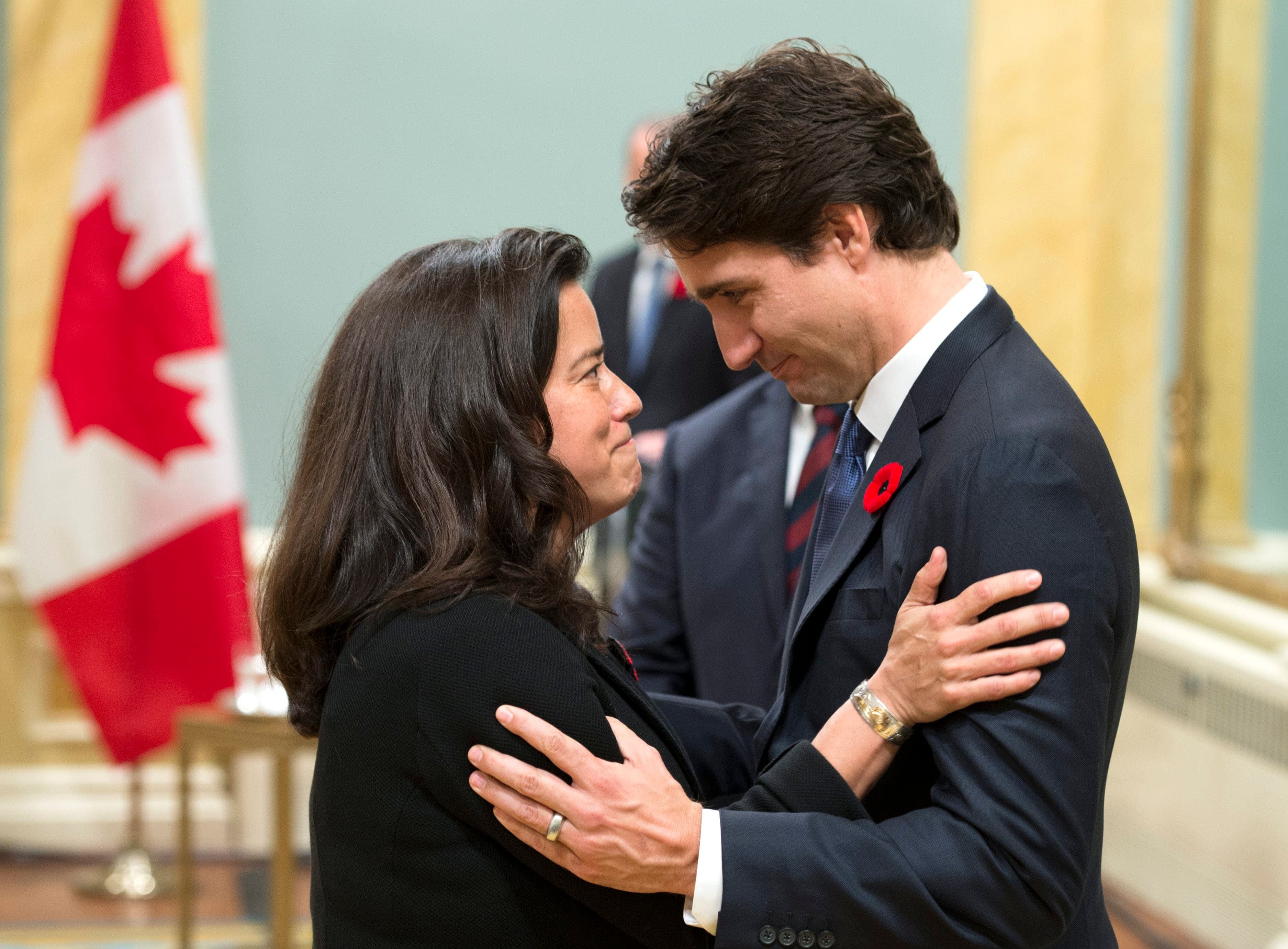 Jody Wilson-Raybould avec Justin Trudeau en 2015 lors de son assermentation.