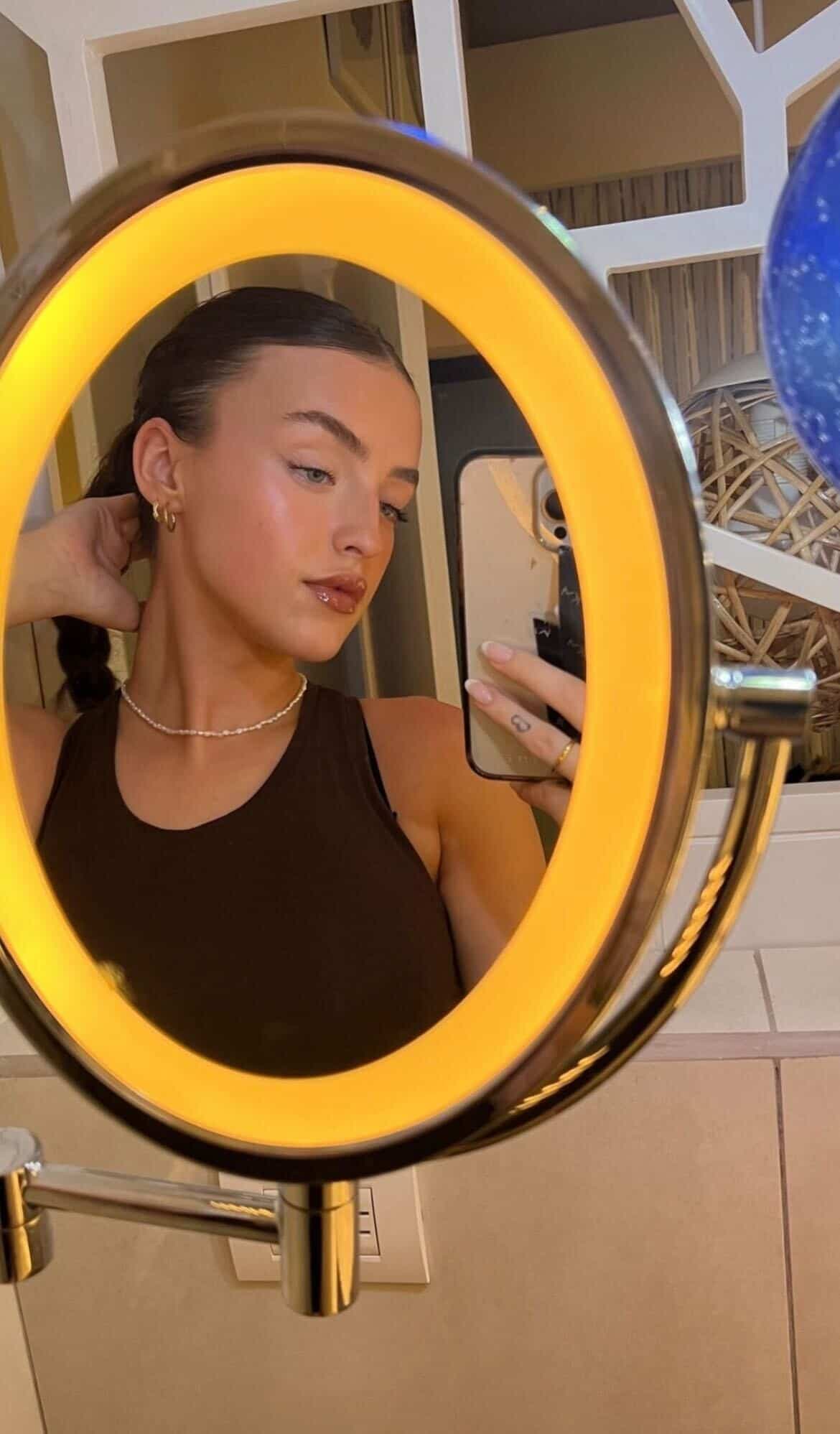 STORY INSTAGRAM / ALICIA MOFFET