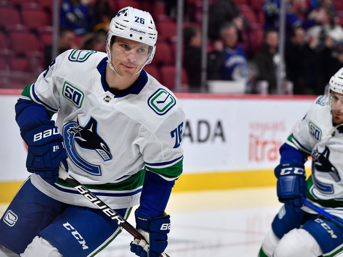 L’attaquant des Canucks de Vancouver, Antoine Roussel