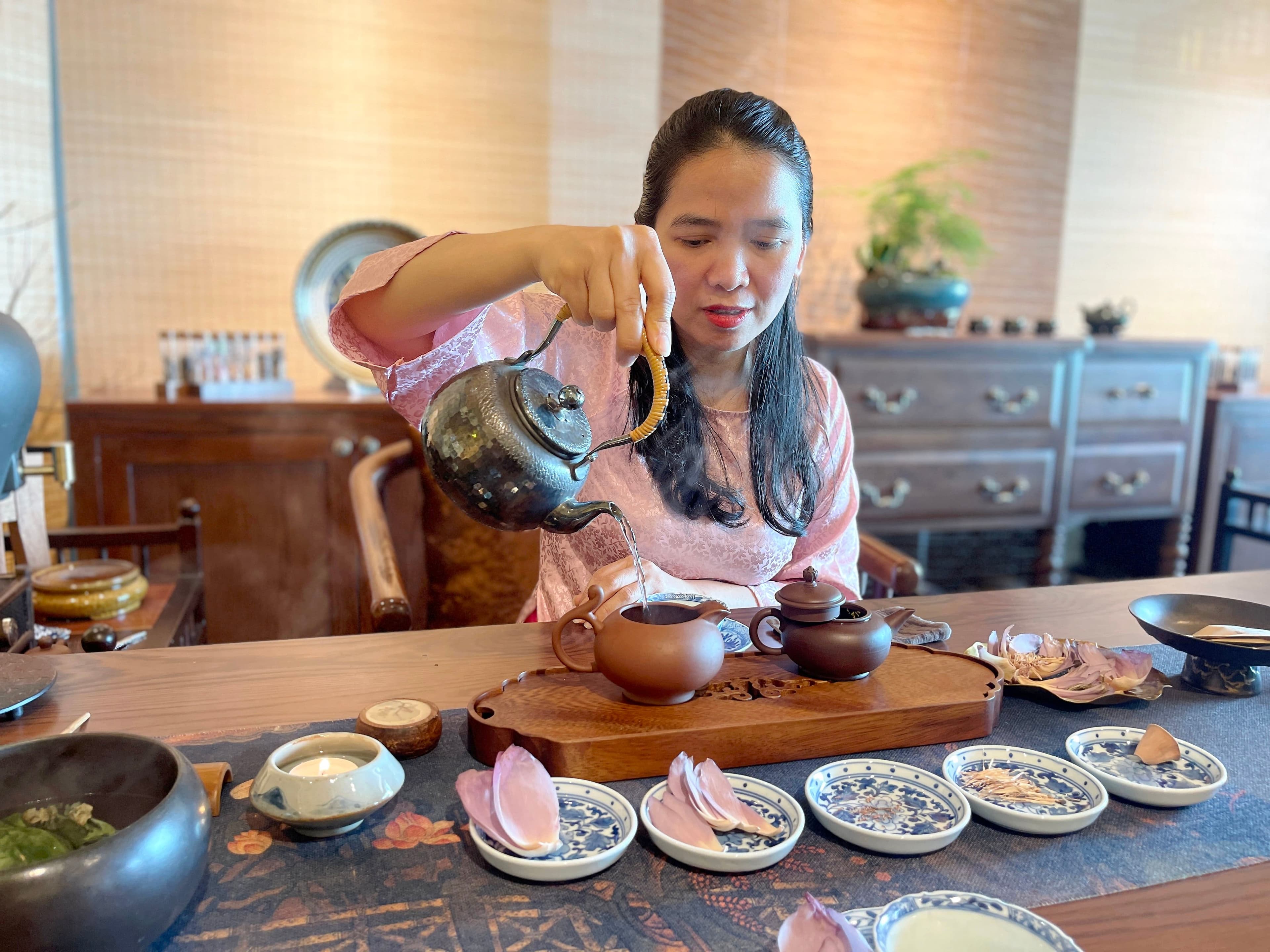 Le thé au lotus 
relève de l’art, 
tant à la fabrication 
qu’à la dégustation.