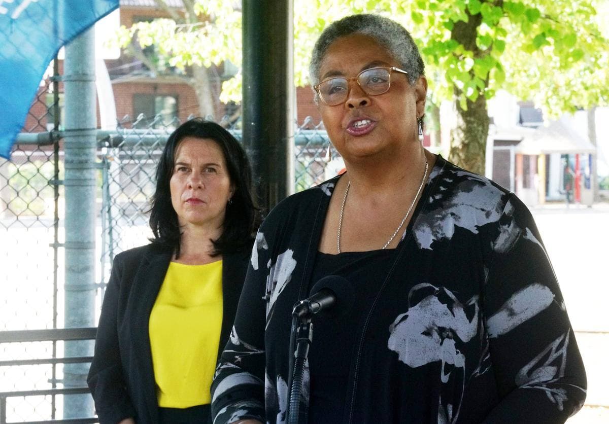 Dévoilement d’un candidat de Projet Montréal par la mairesse Valérie Plante à Montréal,Québec, Canada. Le dimanche 12 septembre, 2021.

Sur cette photo: Valérie Plante et Dominique Ollivier candidate pour le Vieux-Rosemont


MARIO BEAUREGARD/AGENCE QMI