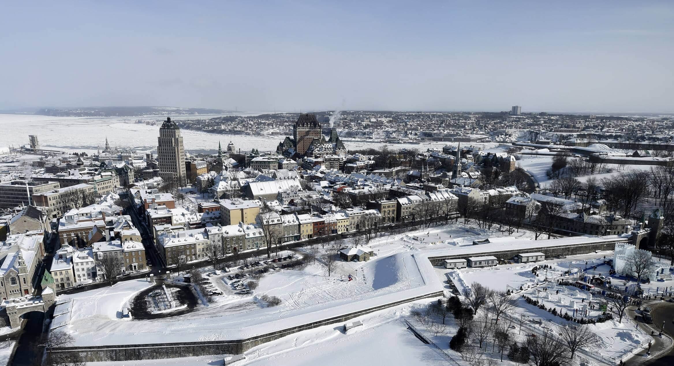 De part son statut de capitale nationale, la Ville de Québec aurait dû être le théâtre de la dernière rencontre entre Justin Trudeau et François Legault, estime le maire de la ville, Bruno Marchand.