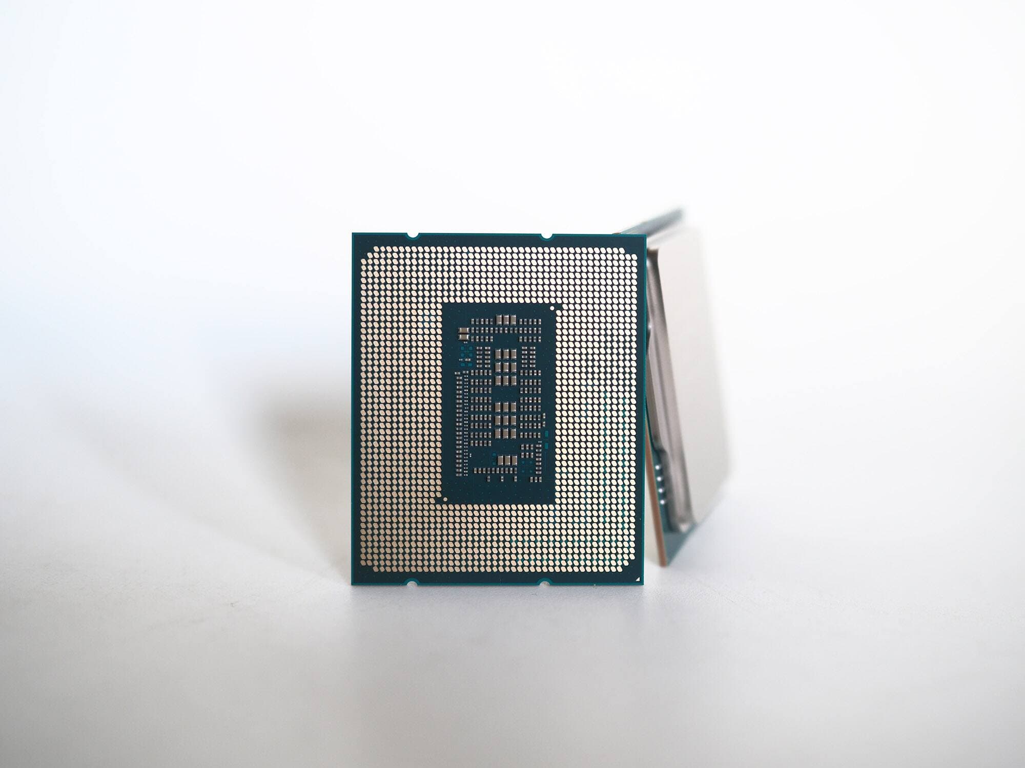 Les processeurs Intel Core de 12ième génération arrivent en magasin aujourd’hui.