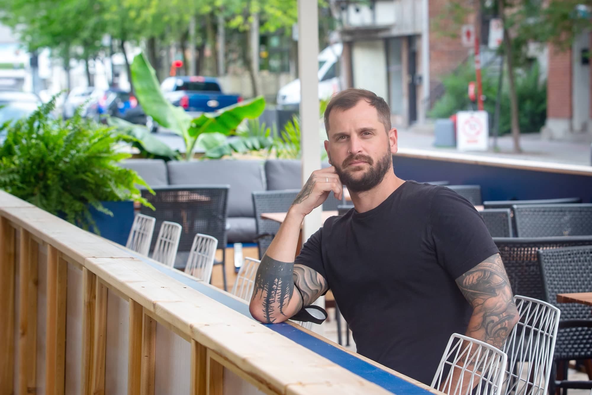 Mathieu Ménard, propriétaire de trois bars, dont Le Blind Pig et le Minéral. Photo prise sur la terrasse du bar Minéral, à Montréal, le jeudi 15 juillet 2021.

SUR LA PHOTO: Mathieu Ménard

TOMA ICZKOVITS/AGENCE QMI
