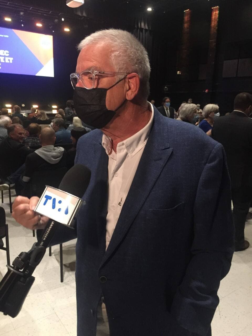 Présent à ce premier rassemblement de la campagne électorale municipale, l’ancien ministre libéral Jacques Dupuis a donné son appui à Québec fort et fière (QFF) et à son chef Bruno Marchand.