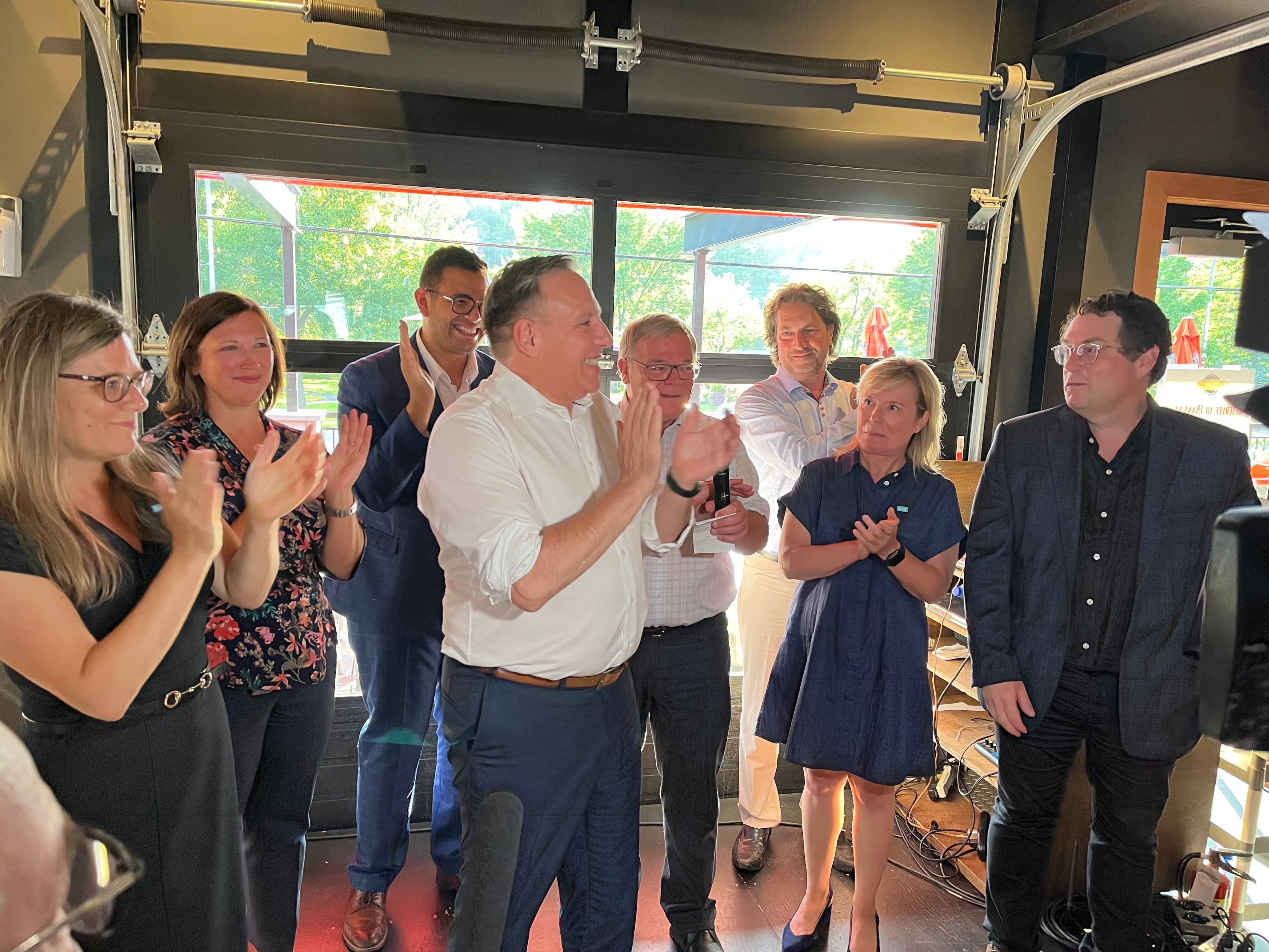 Le chef caquiste François Legault, lors d'un rassemblement militant à Beauceville, lundi soir.