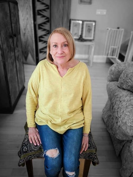 Louise Binder, avocate, cofondatrice du Conseil canadien de surveillance et d’accès aux traitements et consultante en politiques de la santé.