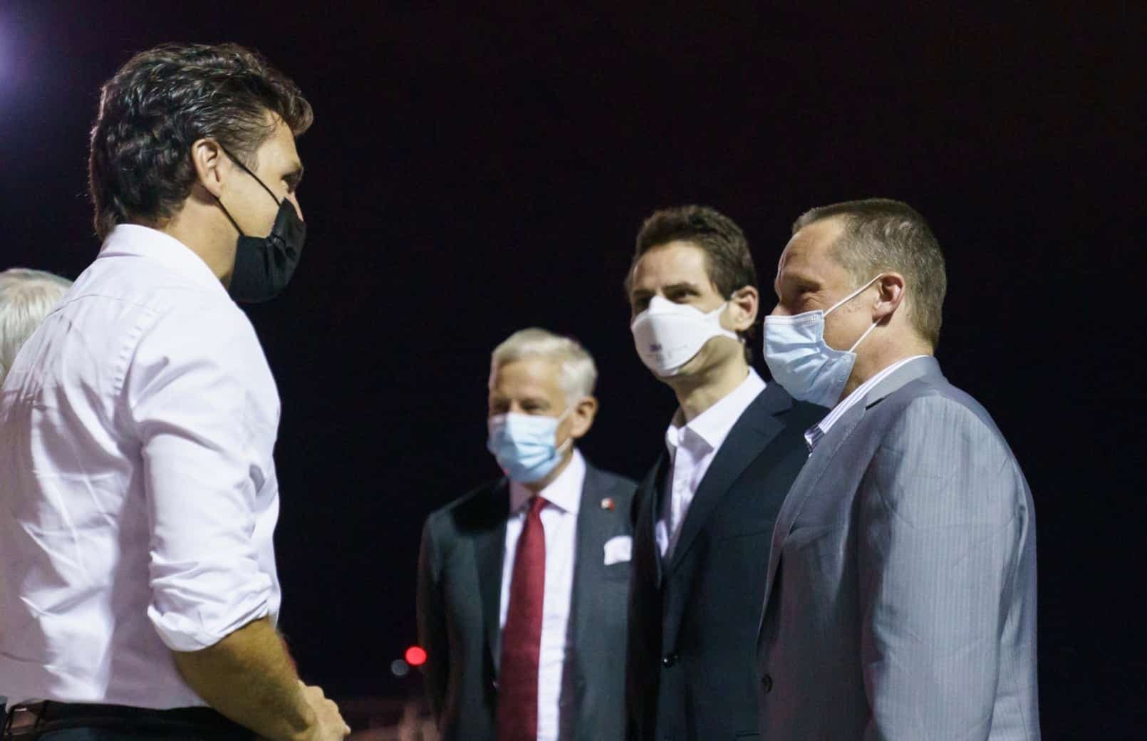 Le premier ministre Justin Trudeau a rencontré Michael Kovrig et Michael Spavor, samedi, à Calgary.