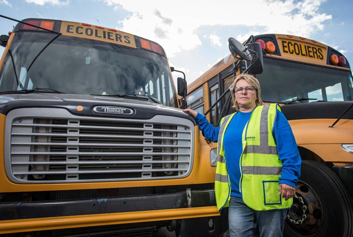 Portrait de Carole Laplante, présidente du Syndicat des travailleuses et travailleurs de Transco, à Lasalle, Montréal, mercredi le 23 septembre 2020. Mme Laplante est inquiète d'être en présence de jeunes asymptômatiques dans les autobus scolaires JOEL LEMAY/AGENCE QMI