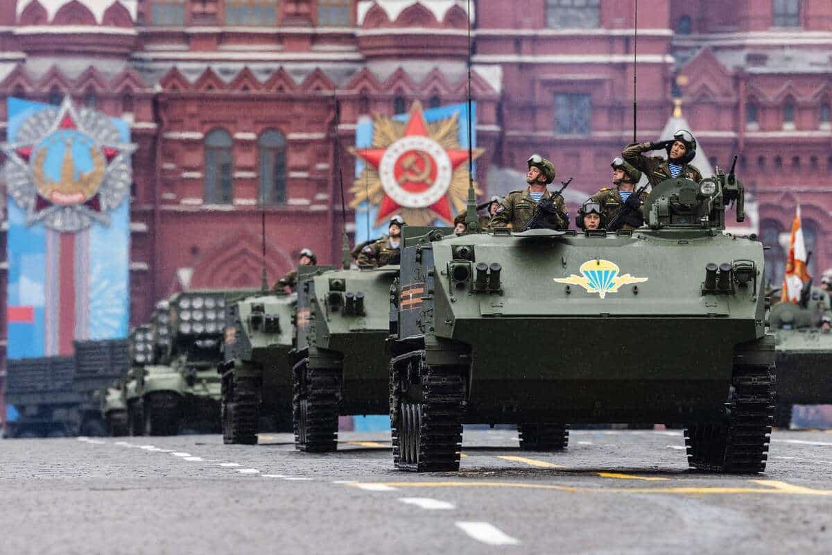 Le défilé du 9 mai 2021 à la Place Rouge, devant le Kremlin, à Moscou.