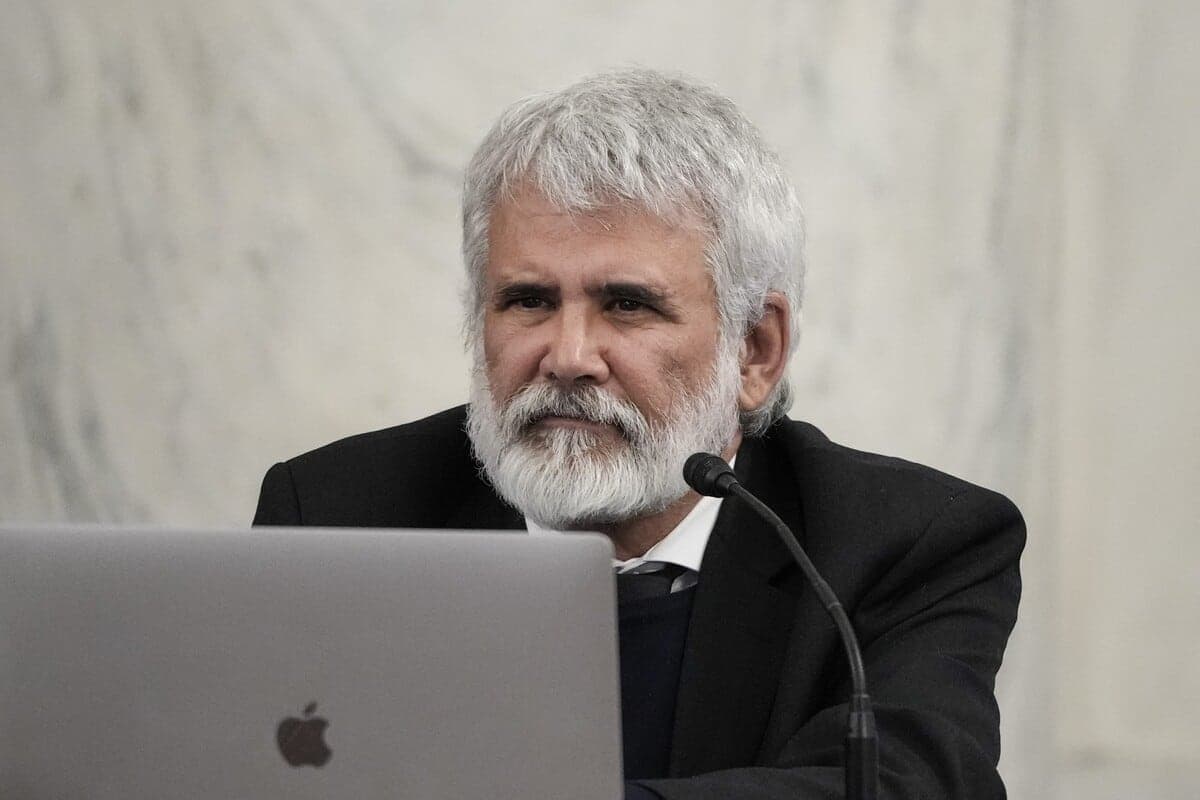 Le Dr Robert Malone, virologue controversé