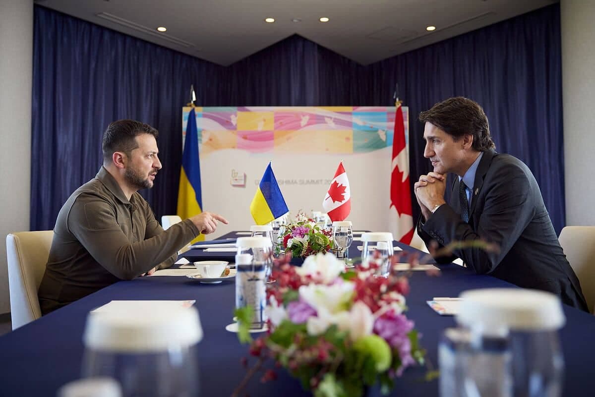 Le premier ministre Justin Trudeau rencontre le président ukrainien Volodymyr Zelensky lors du sommet du G7 au Japon en mai 2023.