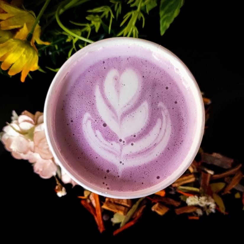 L'ube latte, nouveau roi des boissons santé