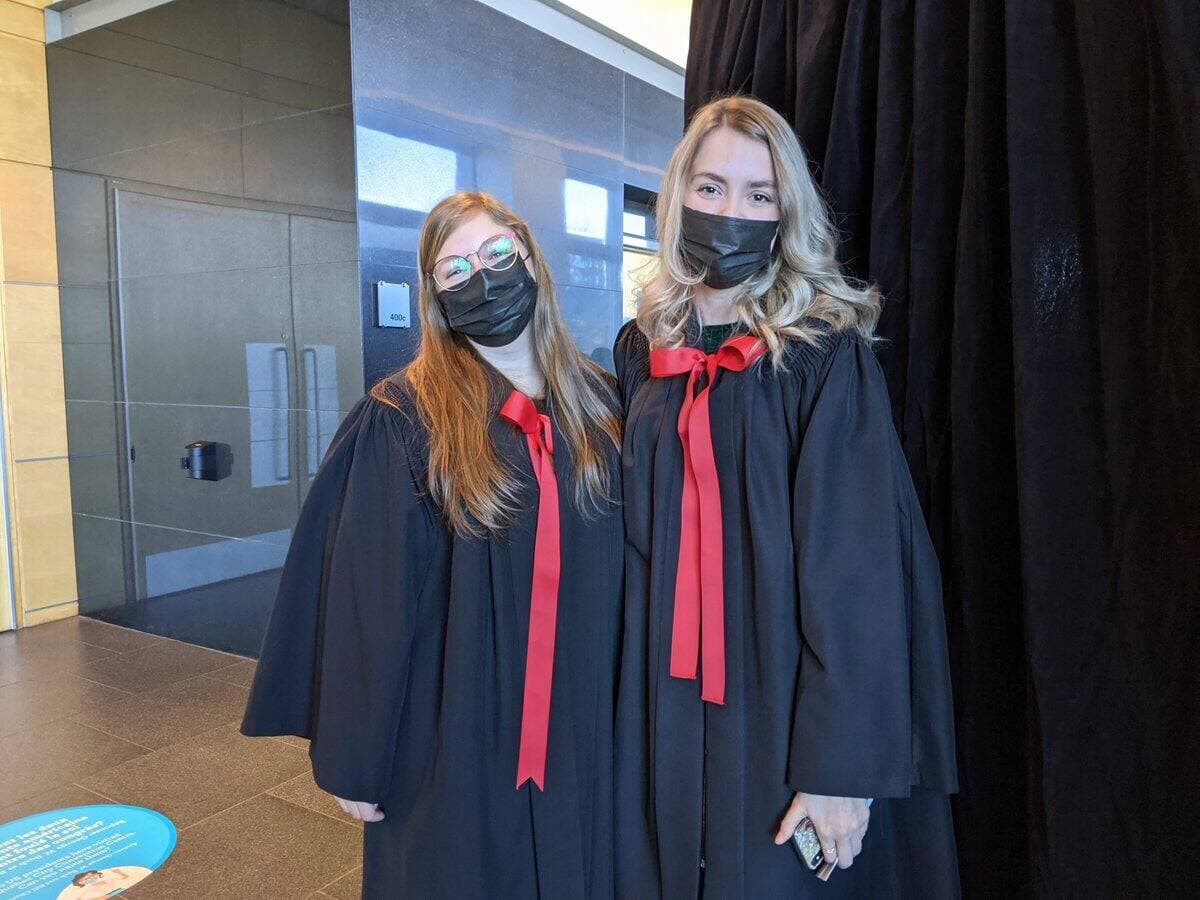 Koralie Gagnon et Marie-Gabrielle Gagné, diplômées en communication publique