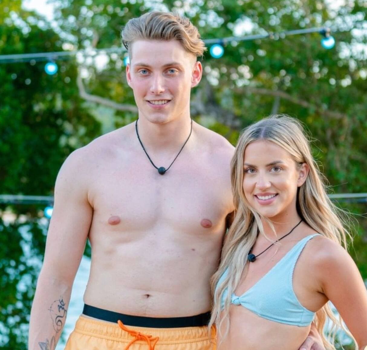 Gabriel est arrivé en dernier sur le tapis rouge et a décidé de briser le couple déjà formé de William et Bianca.