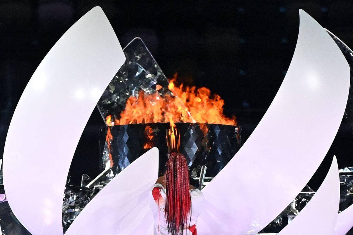 La joueuse de tennis japonaise Naomi Osaka a conclut le relai de la flamme olympique.