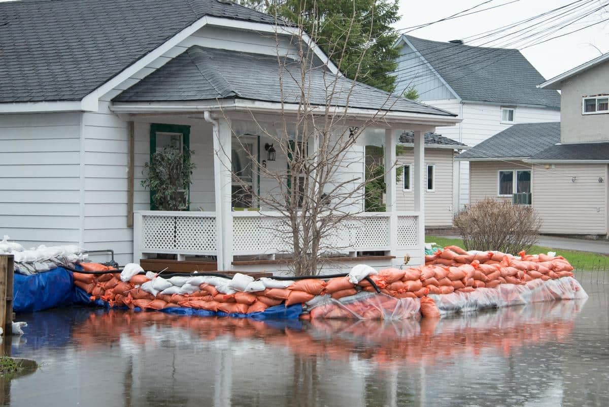 C'est le genre de dépenses qui nous semblent quand même urgentes.