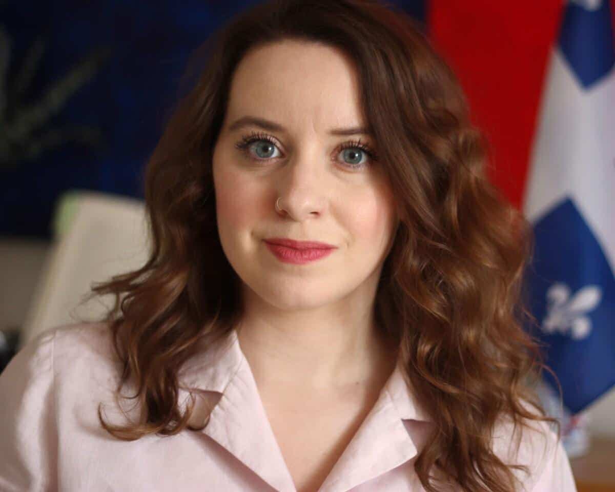 La cosignataire d’Accent Montréal Sabrina Mercier-Ullhorn. Âgée de 30 ans, la Montréalaise souhaite que la Ville en fasse plus pour la langue française.