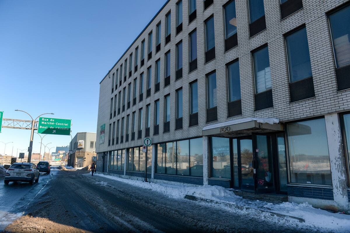 L'endroit où le policier a été agressé, soit à proximité du 700, boulevard Crémazie Ouest, près de l'avenue Bloomfield.