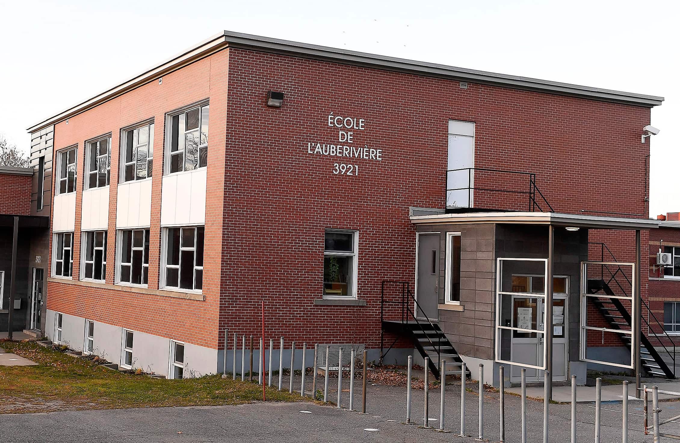 L’école de l’Auberivière, à Lévis, est complètement fermée depuis le 5 novembre, alors que près de 80 cas de COVID-19 y ont été déclarés plus tôt ce mois-ci.