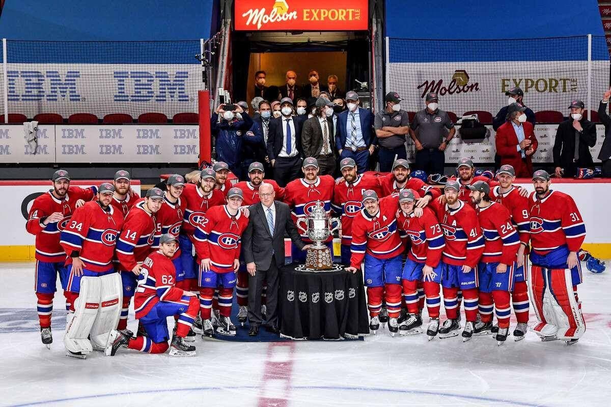 Le Canadien lors de la remise du trophée Clarence Campbell, remis à la meilleure équipe de l’association de l’ouest dans la LNH, le 24 juin 2021.