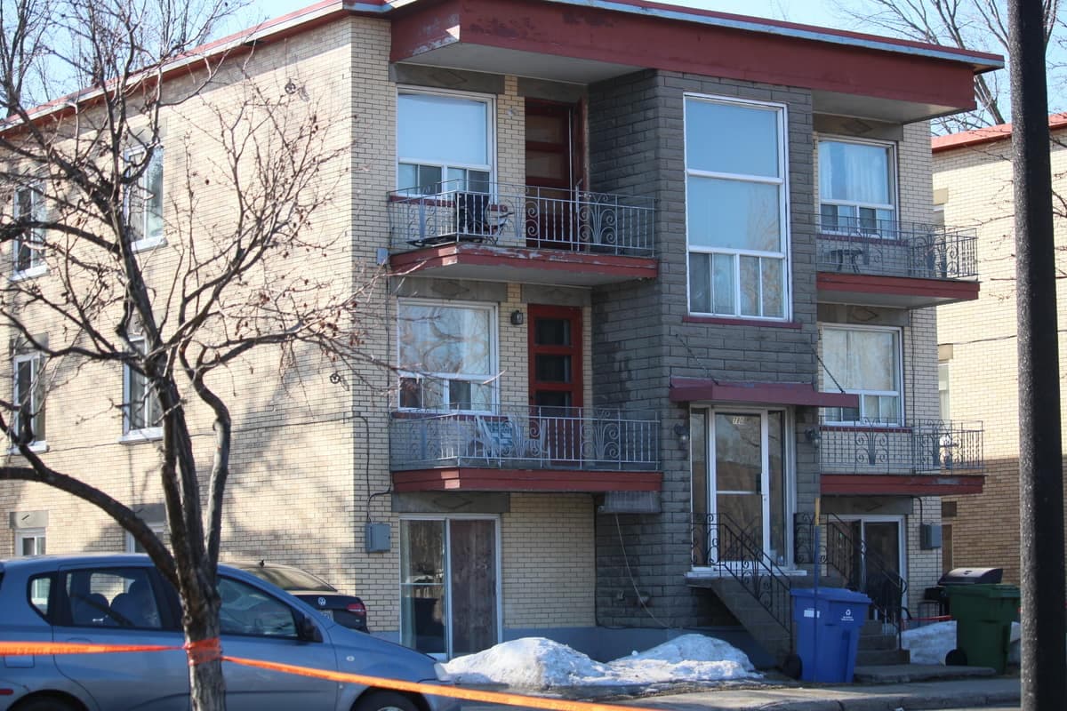 Le drame conjugal est survenu dans un appartement de cet immeuble de la rue de la Sapinière-Dorion, dans le secteur de Limoilou, à Québec, lundi matin.