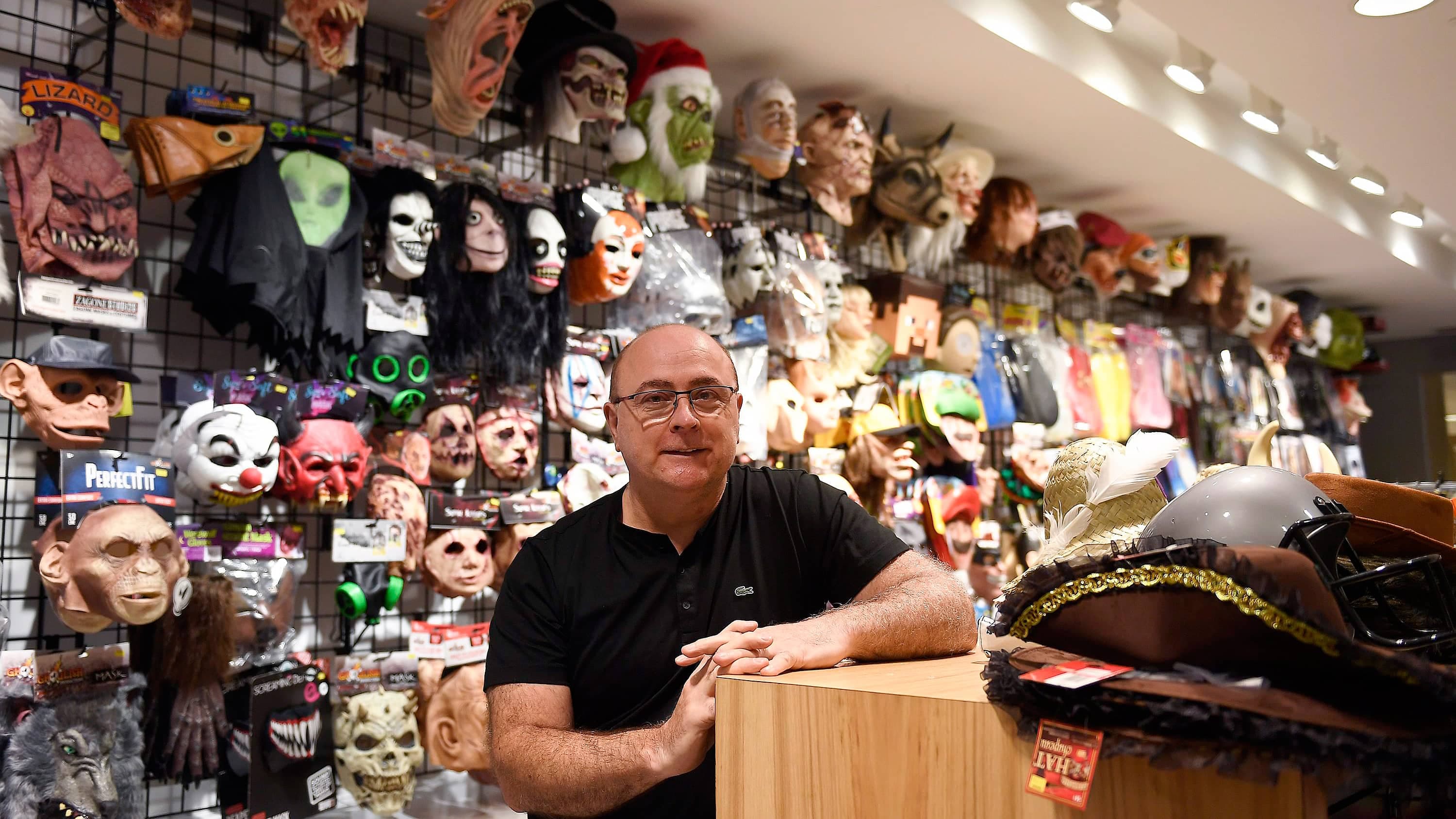 Benoît Doyon, propriétaire de la chaîne de boutiques Imaginaire, espère que les ventes reprendront à deux semaines des festivités.