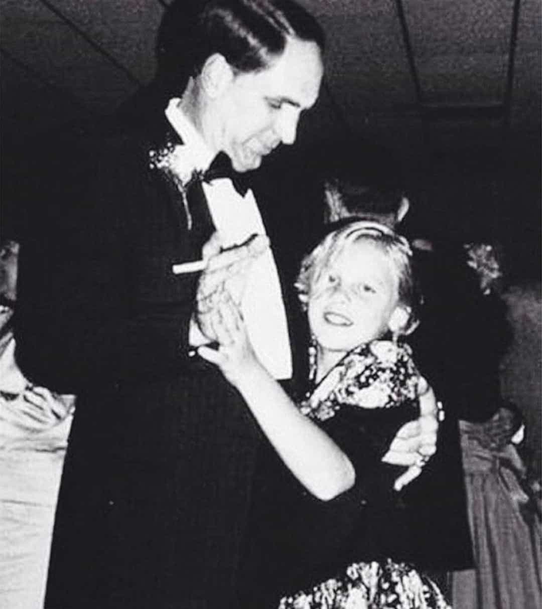 Pink a publié cette photo d’elle et de son père, Jim Moore.