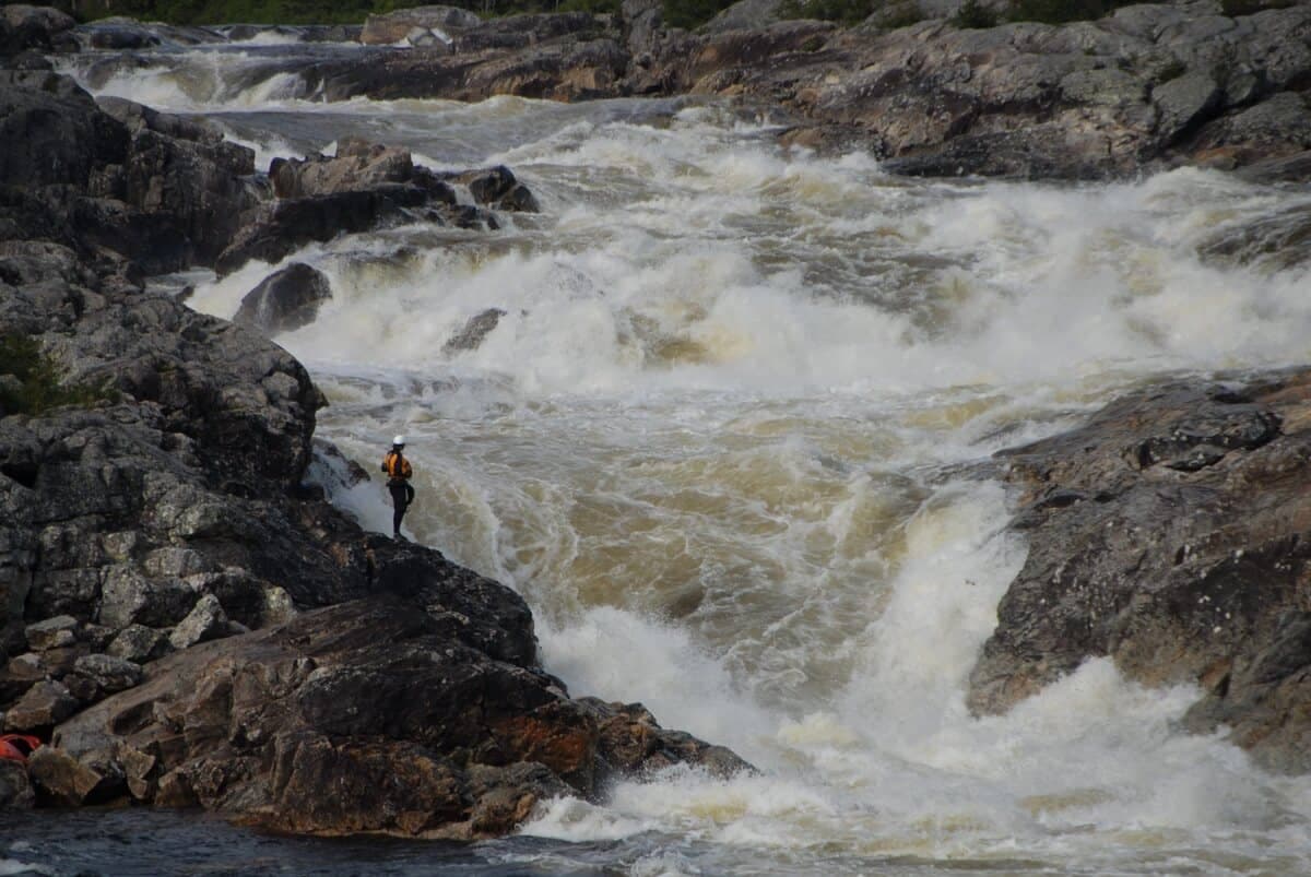 La rivière Magpie est classée parmi les meilleures au monde pour les activités en eau vive comme le rafting, le canot et le kayak.
