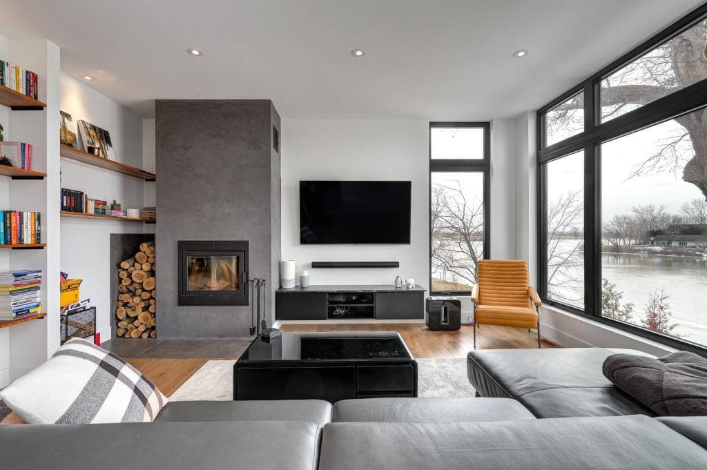 VIA CAPITALE DISTINCTION | SIMON LEDOUX