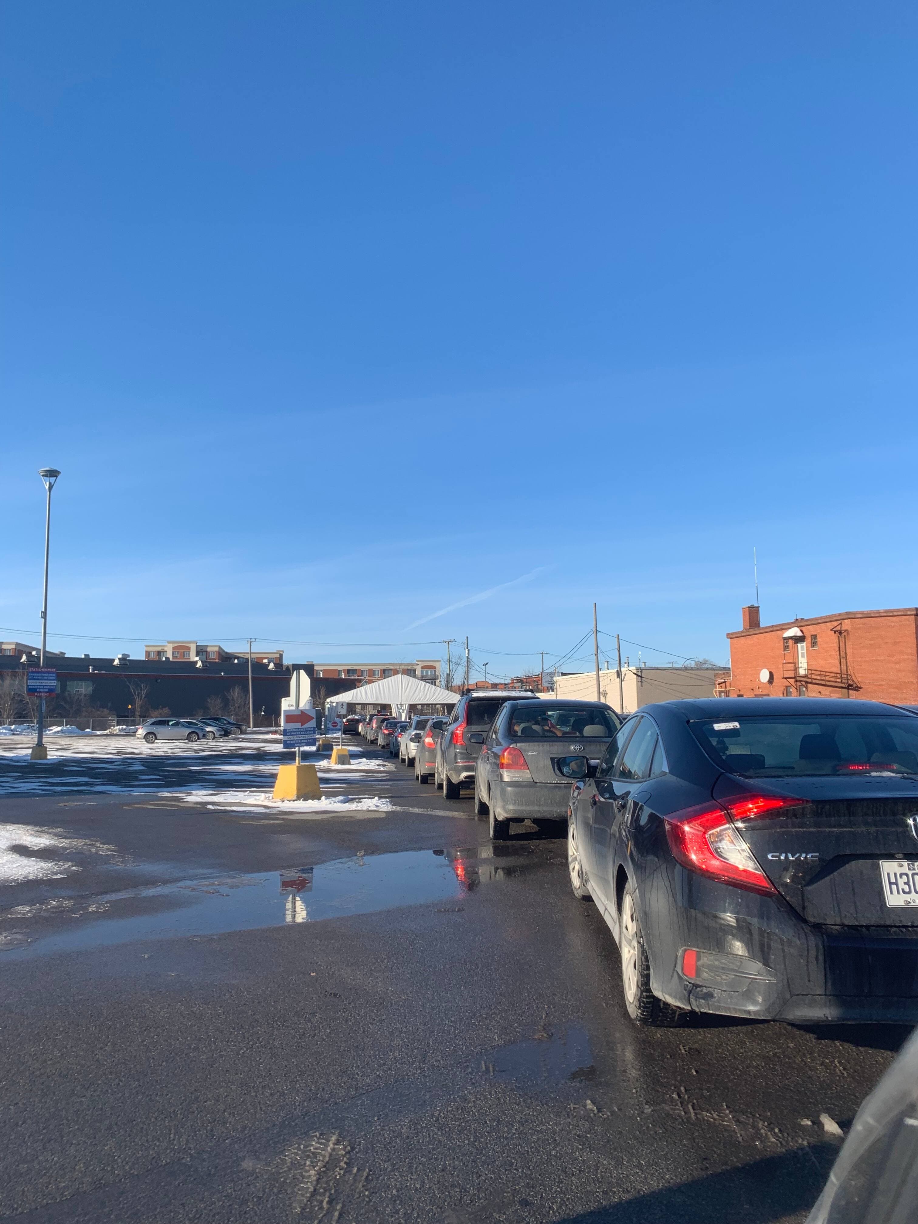 Conducteurs en attente de passer un test PCR