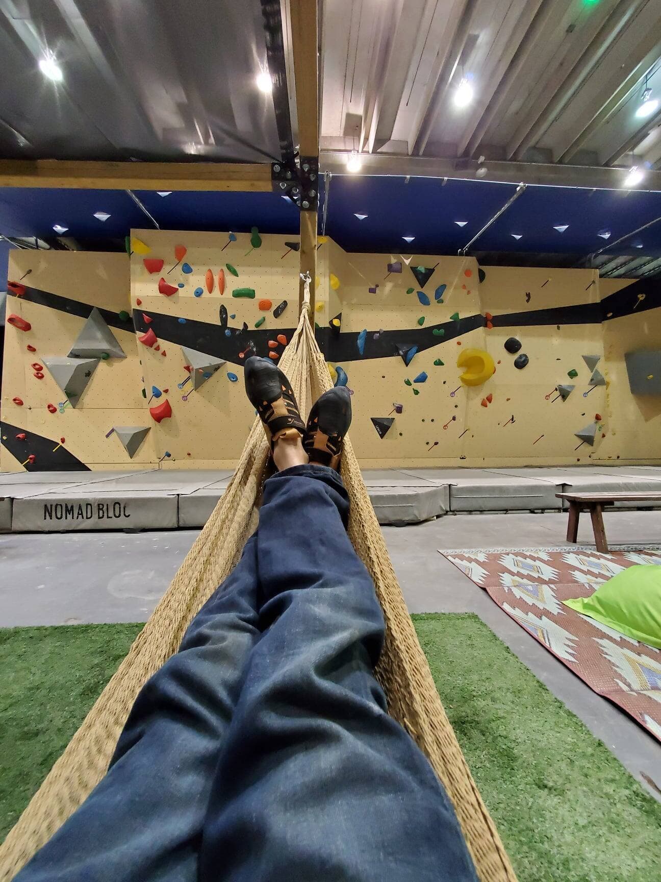 Facebook Nomad Bloc / Stade olympique