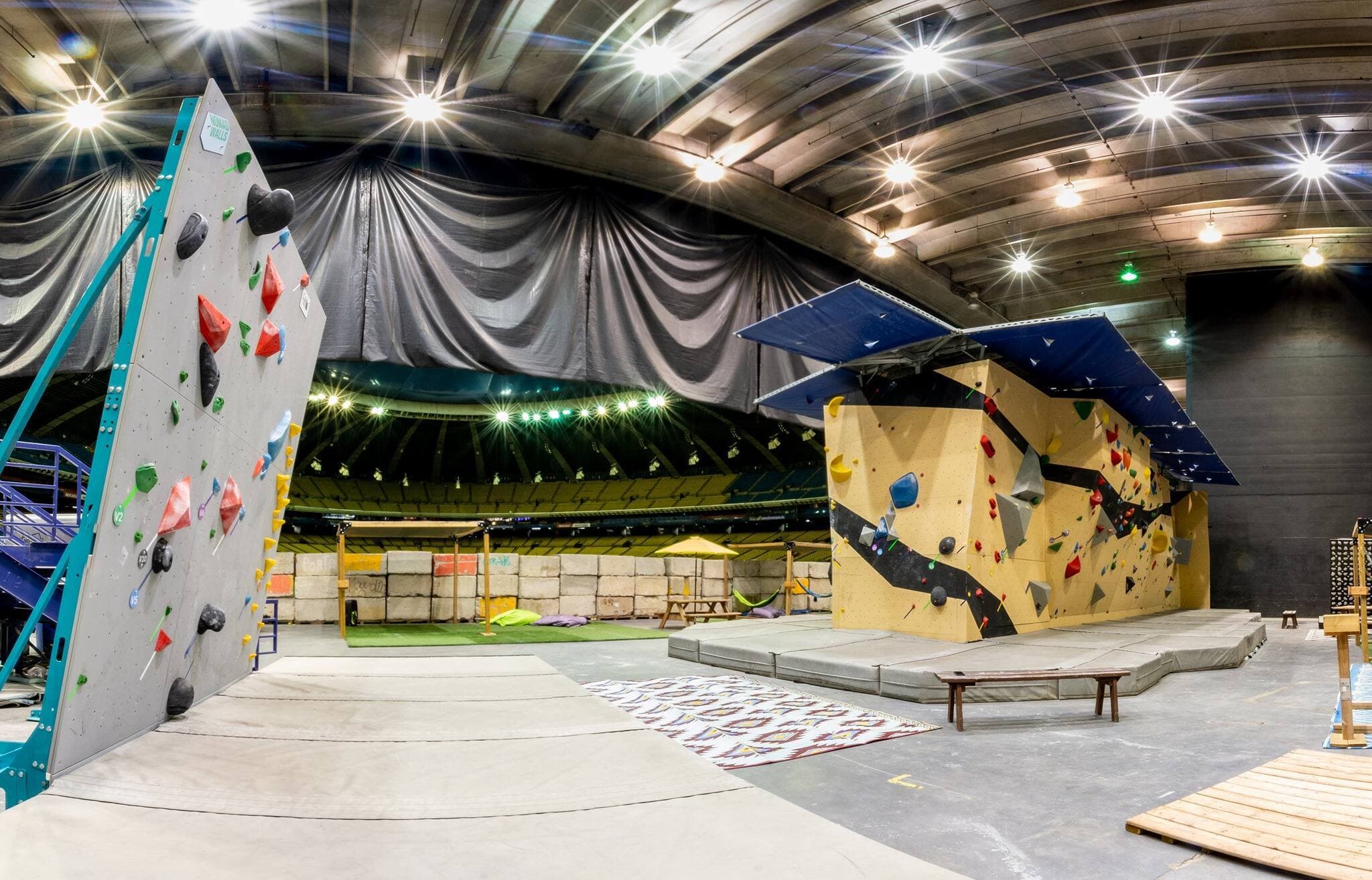 Facebook Nomad Bloc / Stade olympique