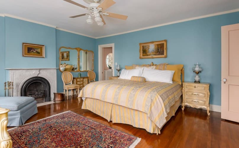 via Engel & Völkers Montréal