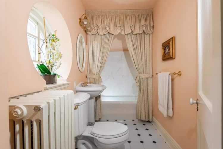 via Engel & Völkers Montréal