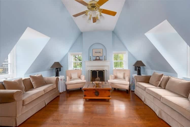 via Engel & Völkers Montréal