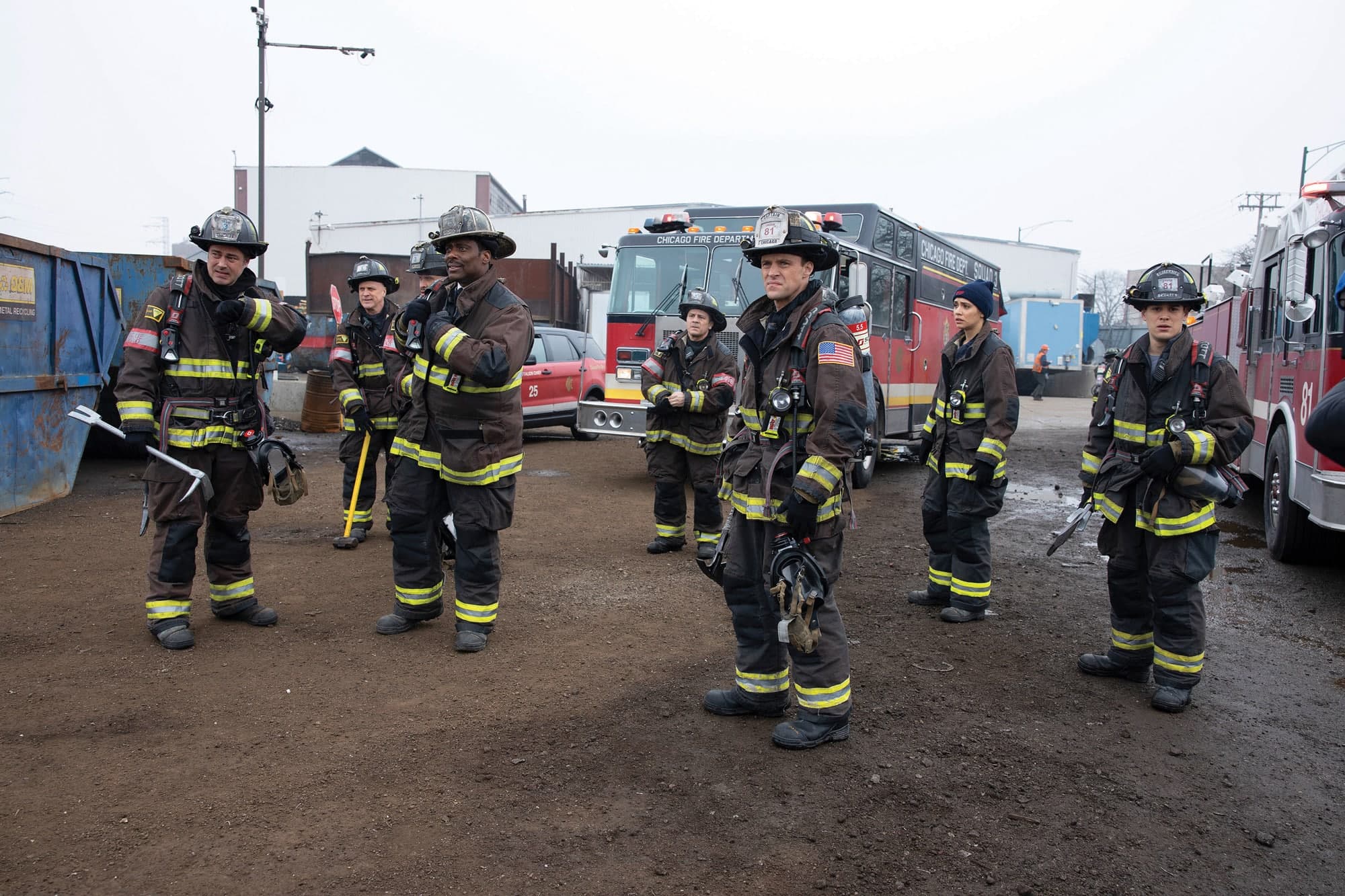 ... est à l’origine d’une explosion qui bouleverse l’équipe de pompiers.